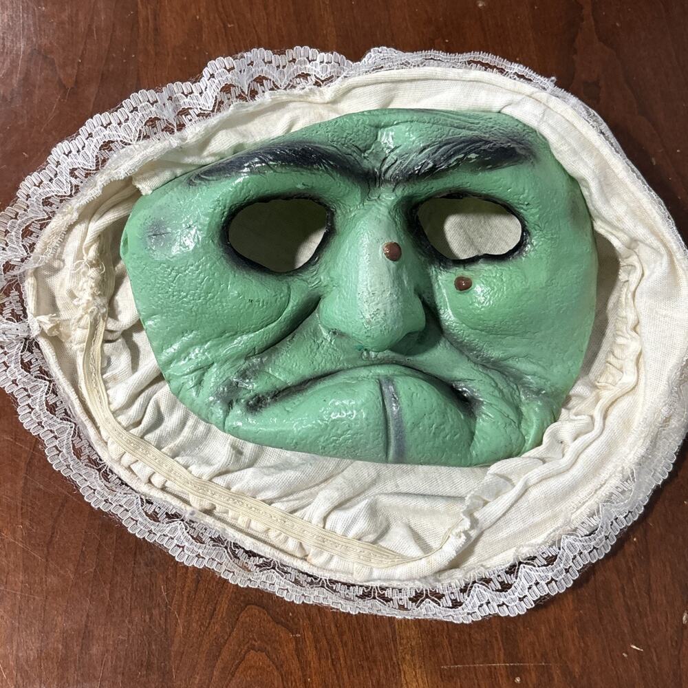 Vintage Fun World Div Mask Green Witch Grandma